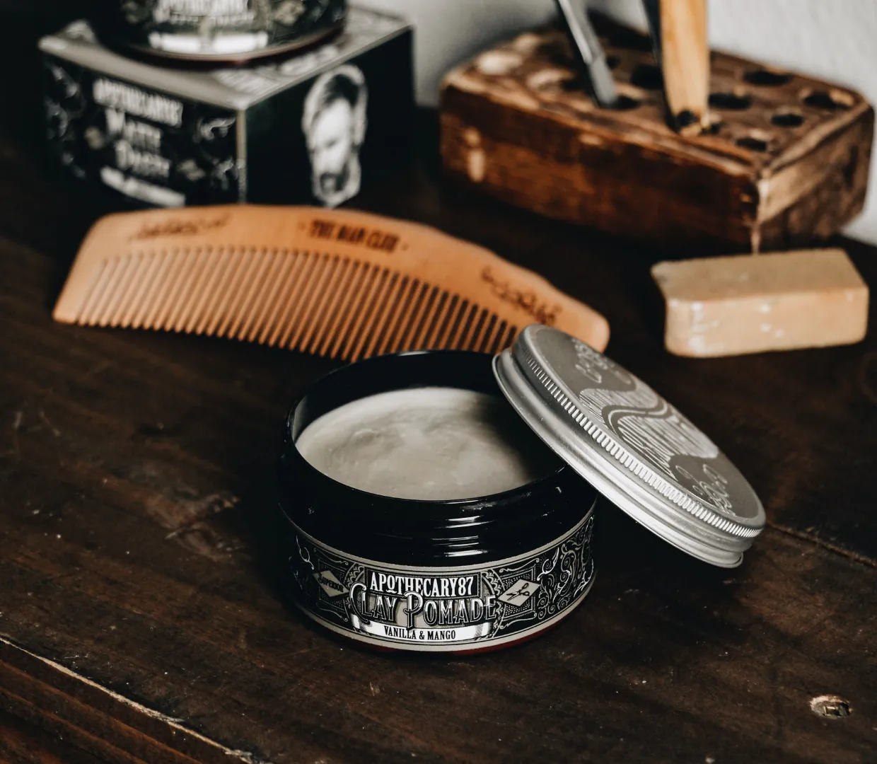 Productos de desinfección y limpieza para herramientas de barbería
